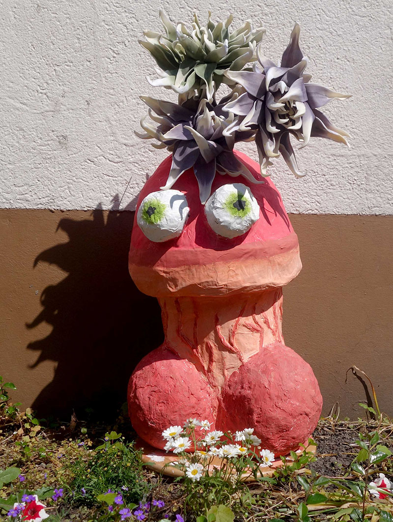 blumentopf-peniskopf_pappmaschee blumentopf aus pappmaschee