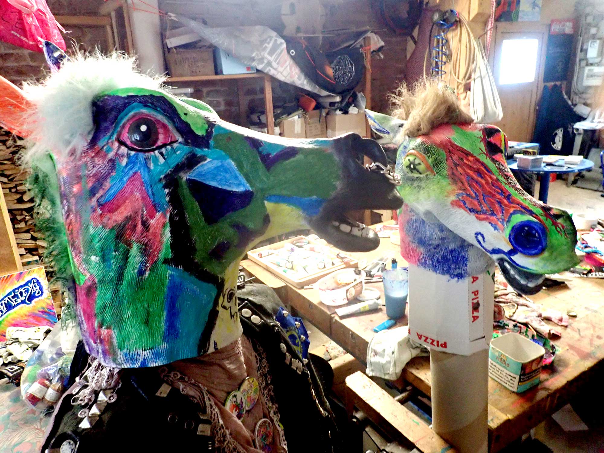 gaulibert-annagaul_01 bunt angemalte gaulmasken